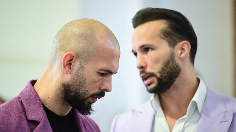 Procurorii britanici susțin că frații Tate ar putea fugi înaintea audierii pentru eliberarea pe cauțiune