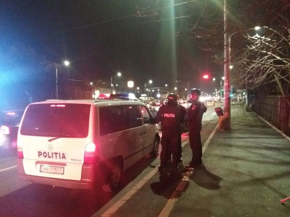 Urmărire pe străzile Craiovei. Un tânăr a evitat echipajul de poliție știind că avea droguri în mașină