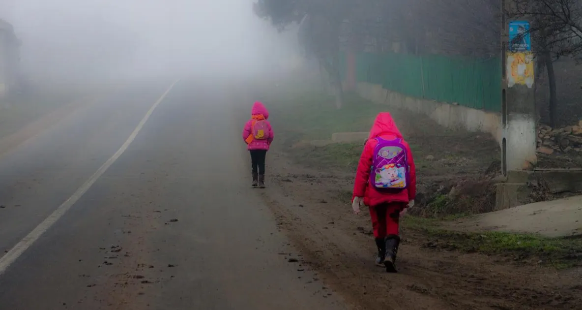Locuitorii uneia dintre cele mai sărace comune din Dolj, ajutați de fundații să ducă un trai decent. Copiii vor merge la școală și părinții încearcă să își caute un loc de muncă