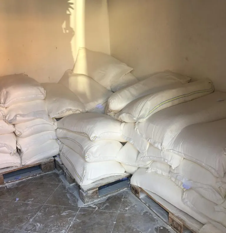 Control în rândul comercianților de produse de panificație din județul Dolj. Sute de kilograme de mărfuri cu probleme, confiscate