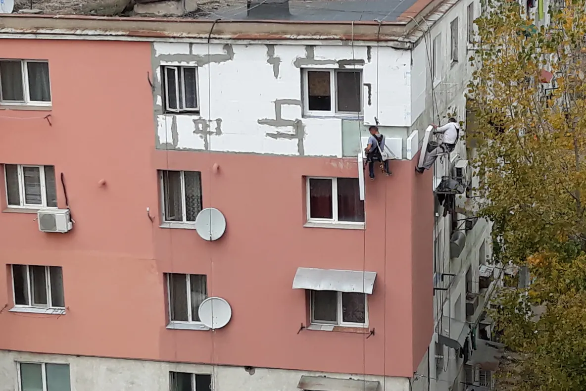 Amenzi aspre pentru patru firme de construcții din Dolj