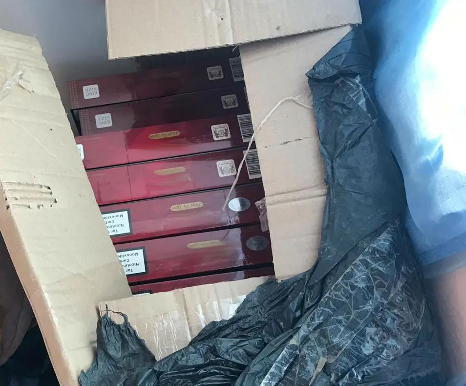 Doljeni reținuți pentru contrabandă cu țigări. Polițiștii au efectuat alte trei percheziții, în Băilești