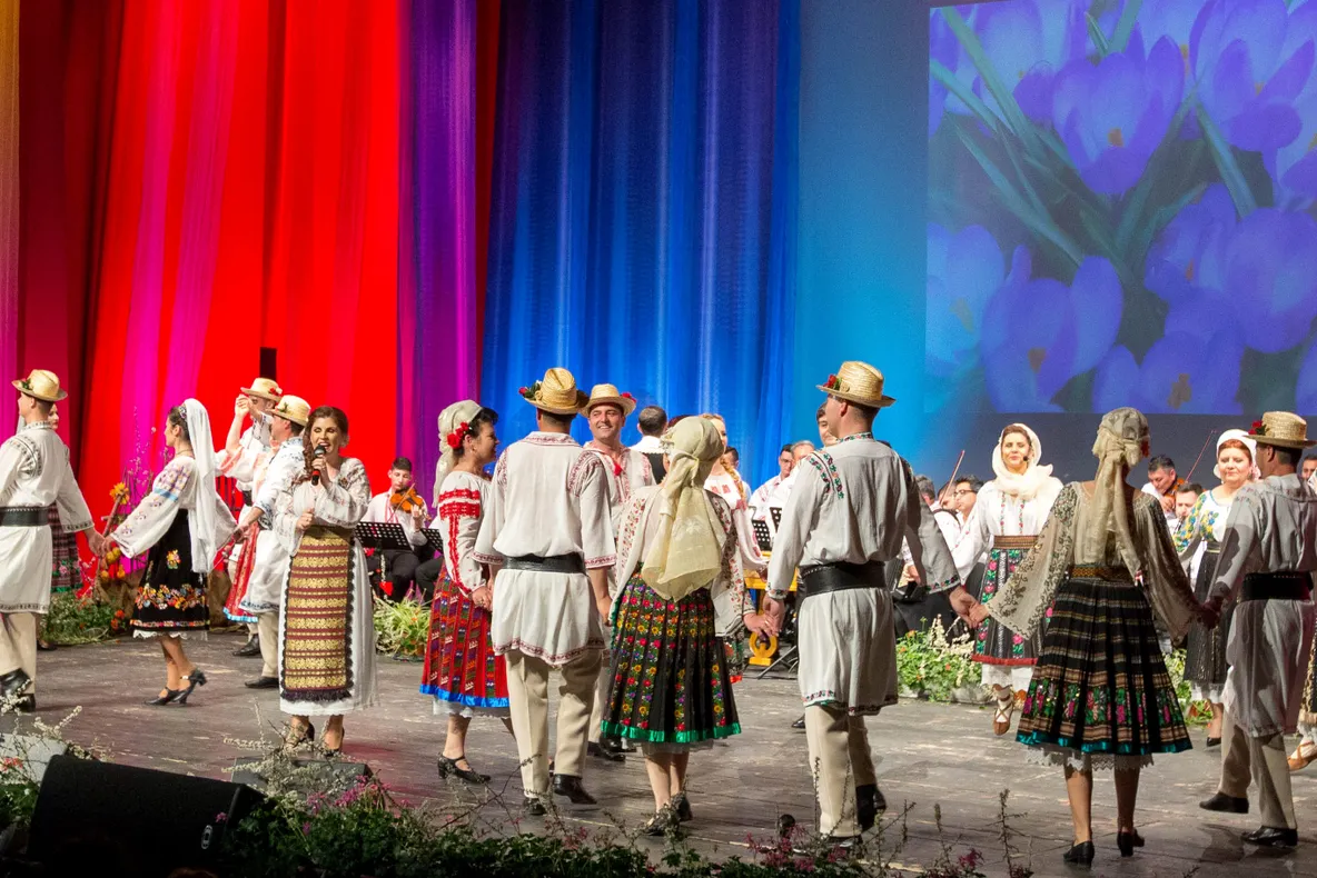 Ansamblul „Maria Tănase”, spectacol la Piatra Neamț