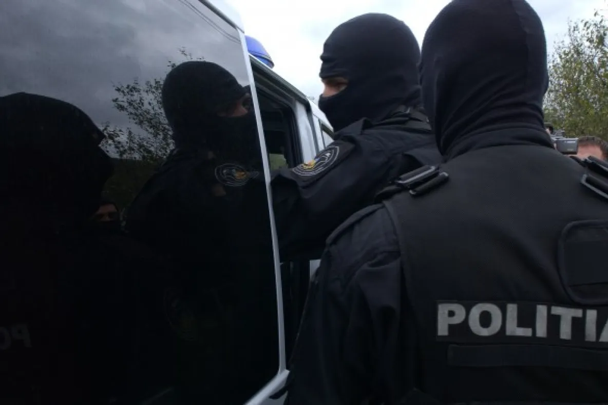 Percheziţii în Dolj, la o firmă ce deţine săli de jocuri de noroc şi pariuri