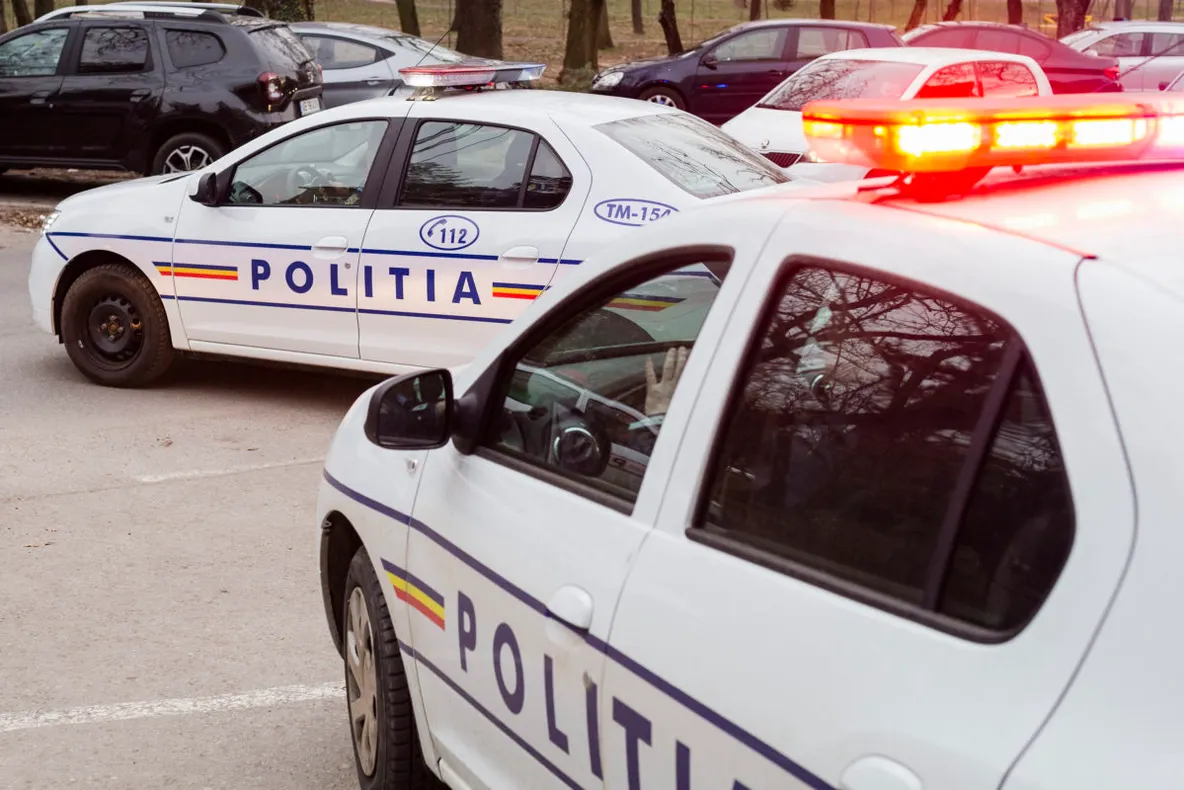 Ţigări de contrabandă găsite în urma unei percheziţii, la Poiana Mare