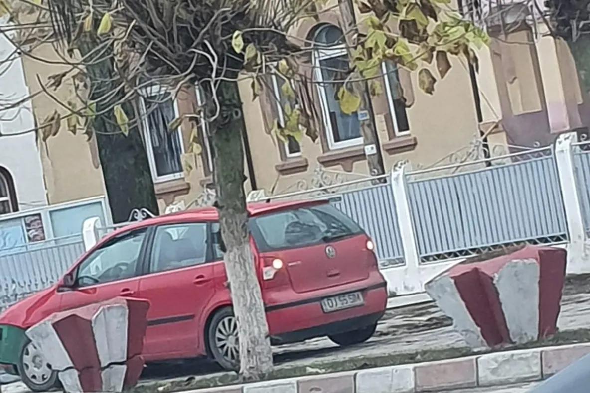 Directorul unui liceu din Dolj, acuzat că face transport electoral