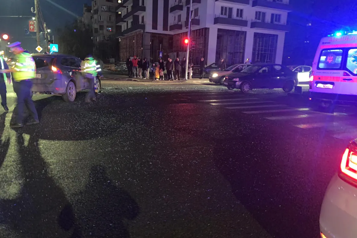 Patru răniți, între care doi copii, în urma unui accident la Craiova