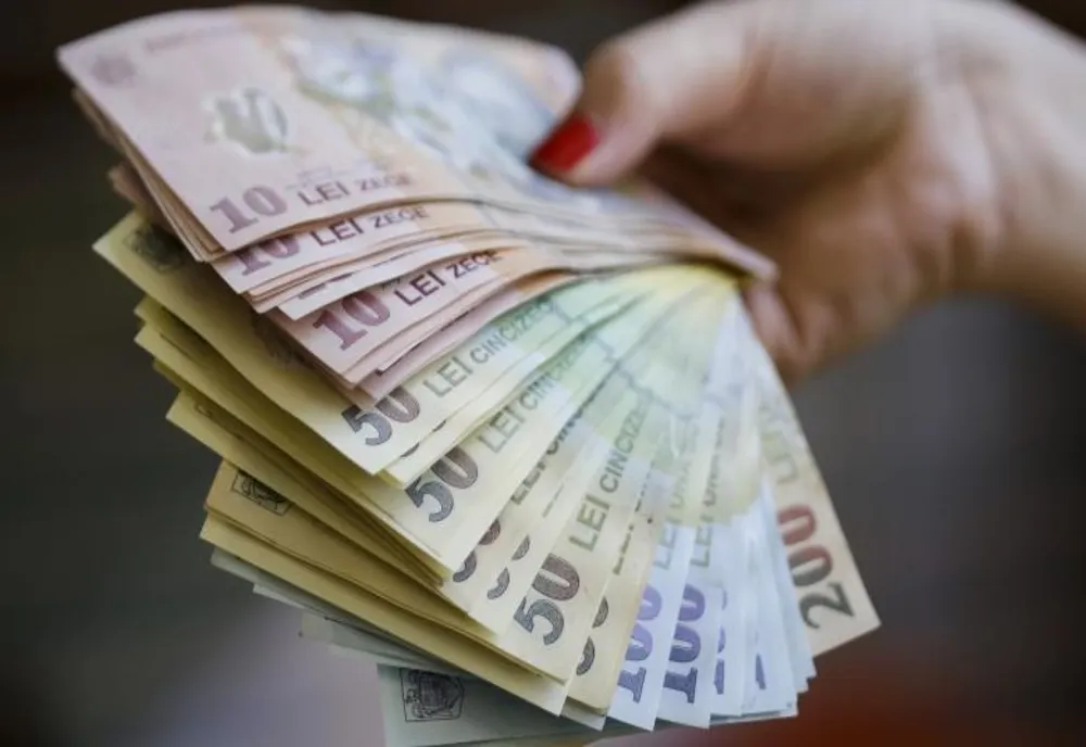 Jefuit în târg, la Craiova. Un doljean a fost lăsat fără 6.500 de lei