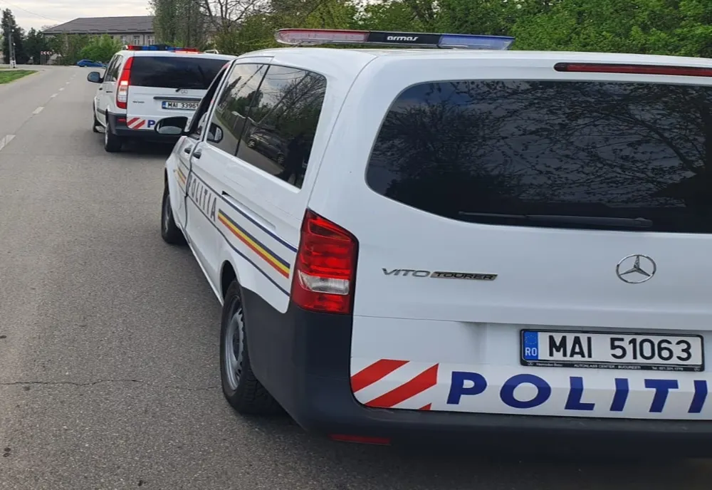 Dolj: Au făcut petrecere în stradă, în seara de Paște. Tineri amendați de către polițiști 