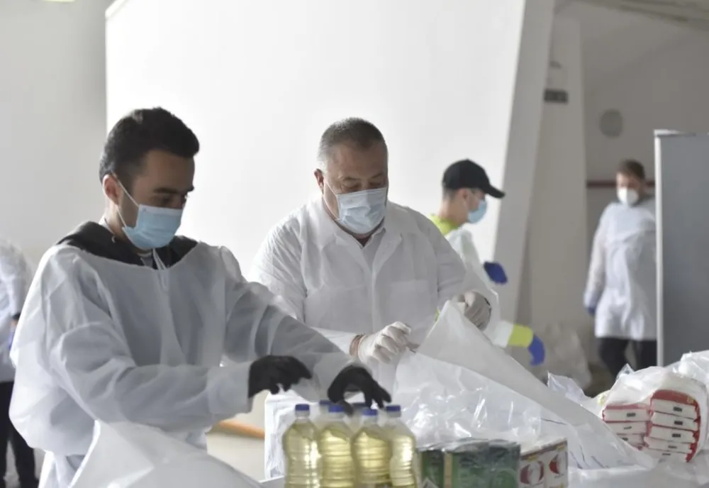 Nu toți craiovenii nevoiași vor primi produsele promise de autorități, înainte de Paște. Au uitat de libere 