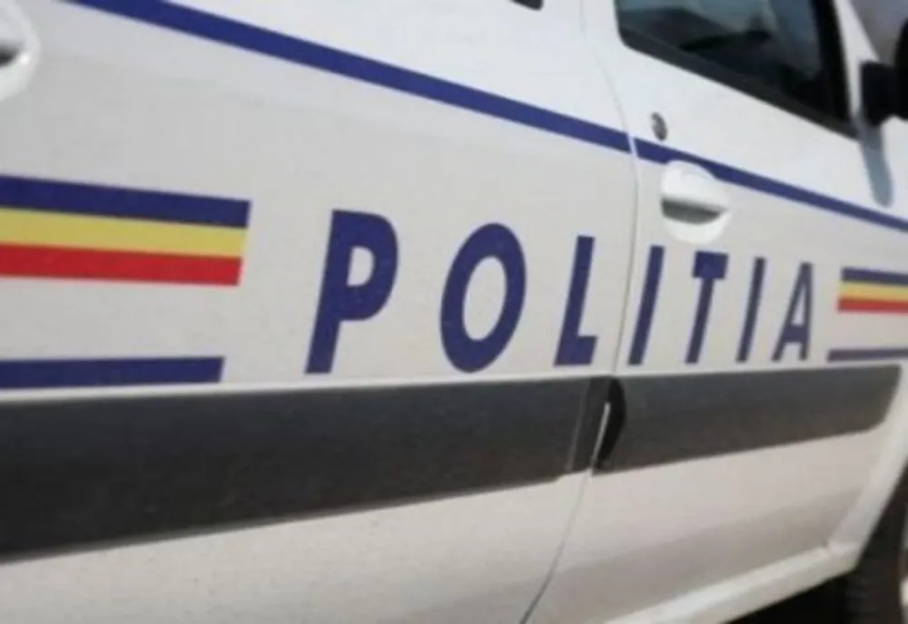 Accident în Dolj: Un tânăr băut a intrat cu maşina într-o remorcă parcată