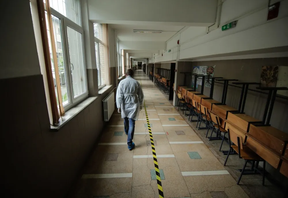 Elevi din Dolj, eliminaţi din examenul de bacalaureat, sesiunea de toamnă, pentru tentativă de fraudă