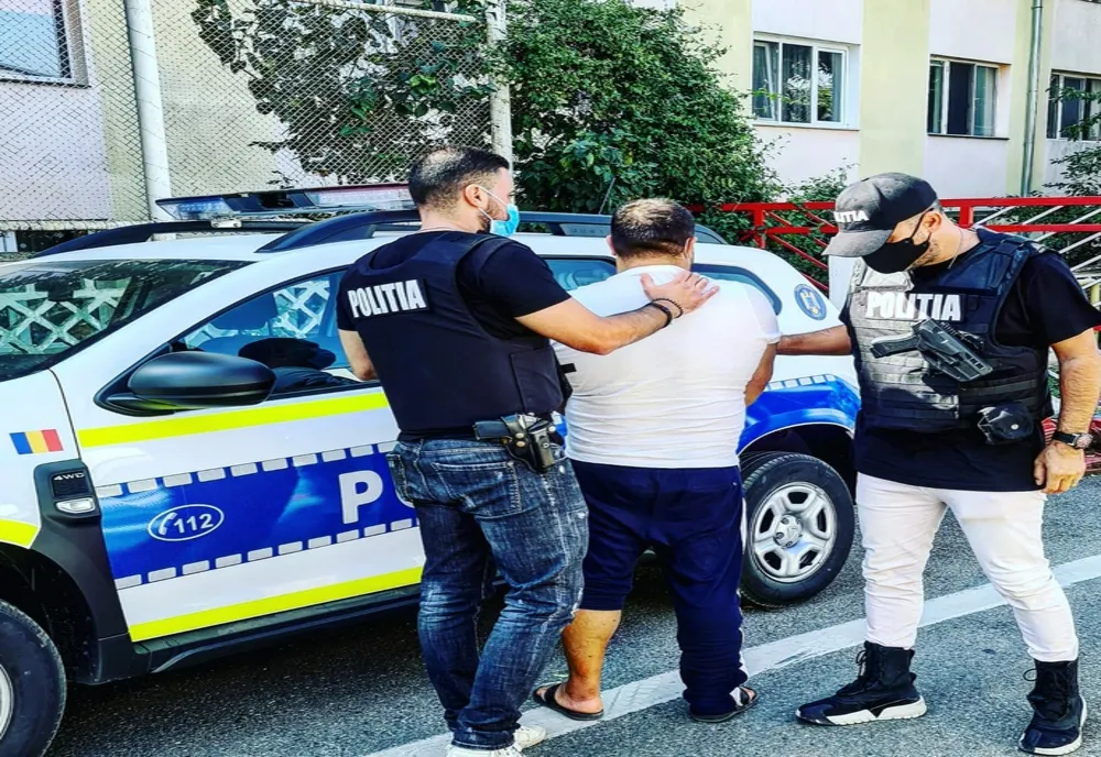 VIDEO. Tânăr din Craiova, dat în urmărire de autorităţile din SUA, prins de poliţiştii din Dolj