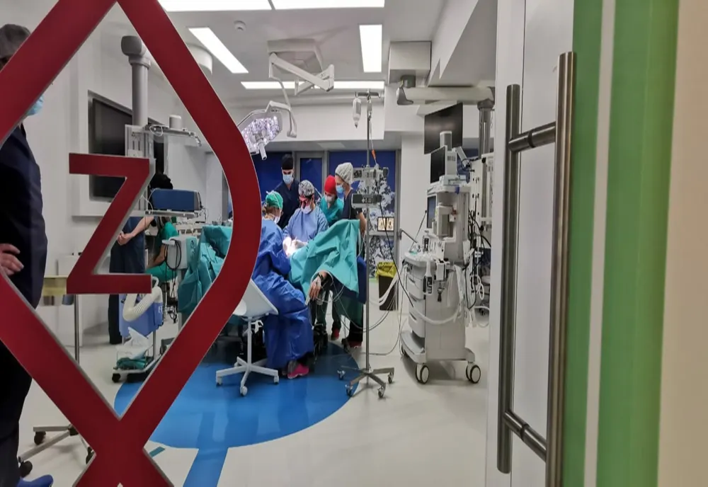 Un bărbat şi-a operat organul genital pentru că, din cauza mărimii, îl încurca la ciclism