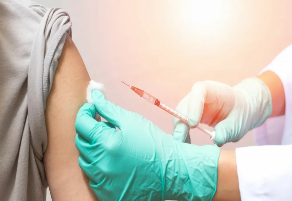 Vaccinarea anti-COVID s-a împotmolit, la Craiova. Mai multe centre nu sunt gata
