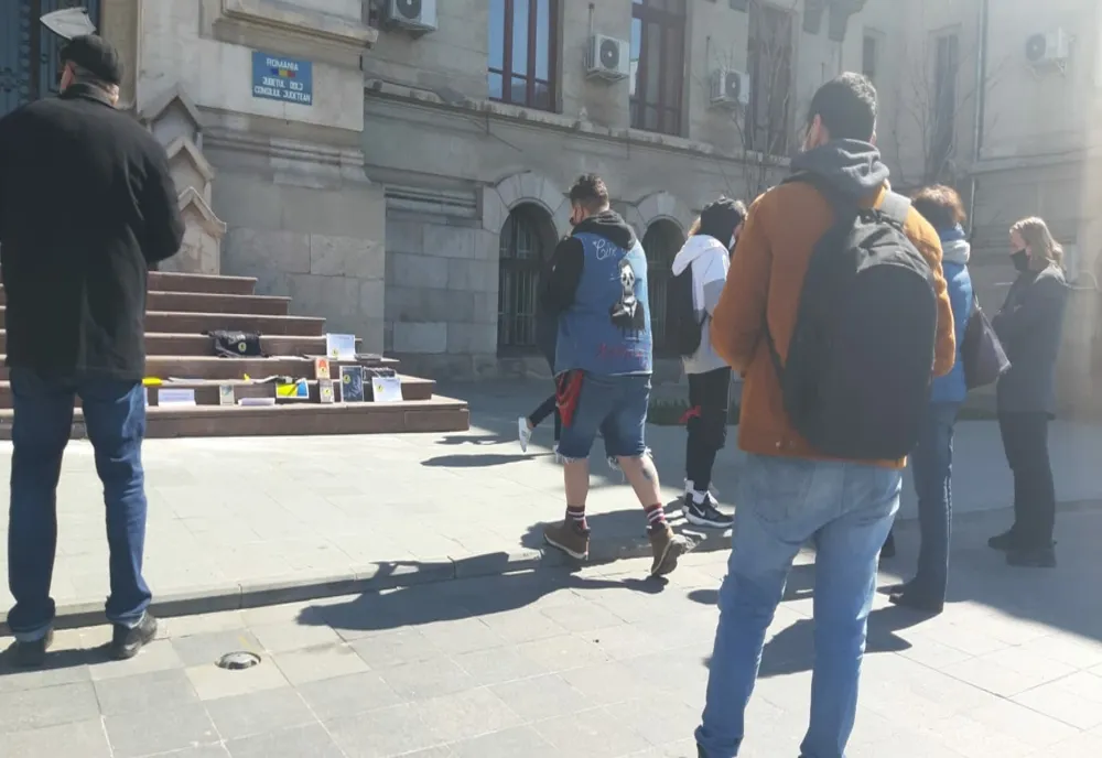 Încă un protest la Craiova: Artiştii independenţi au ieşit în stradă