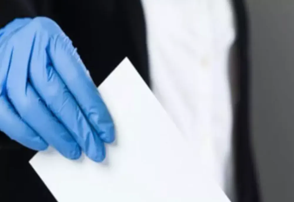 Doljeni din patru localităţi, chemaţi la urne în această vară