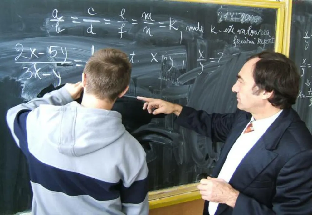 Elevii olimpici din Craiova şi profesorii lor, premiaţi
