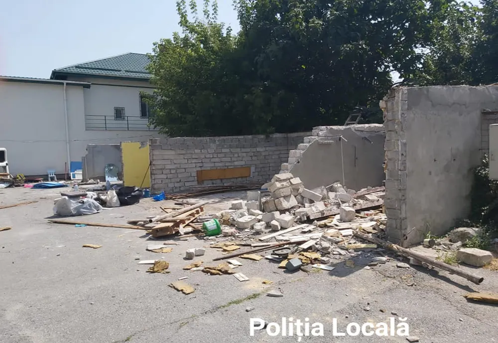 Craiova: Se demolează garajele amplasate ilegal