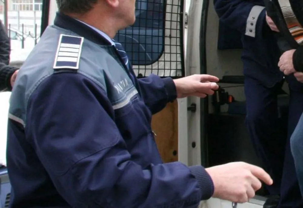 VIDEO. Tânăr din Dolj, reţinut pentru un şantaj în Olt