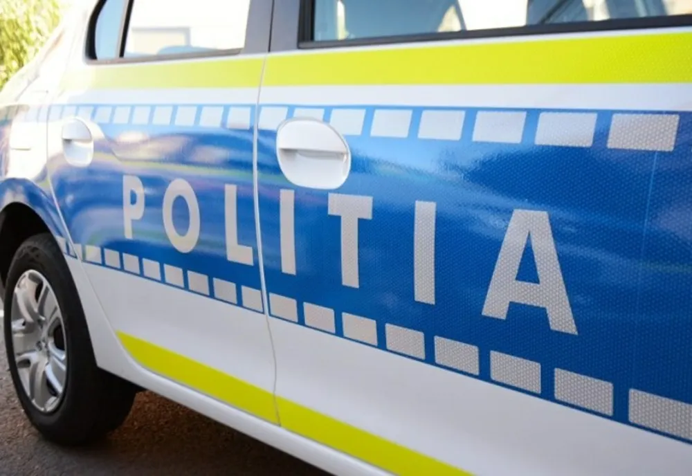 Craiova: Doi tineri la spital, o maşină distrusă, în urma unui scandal în stradă