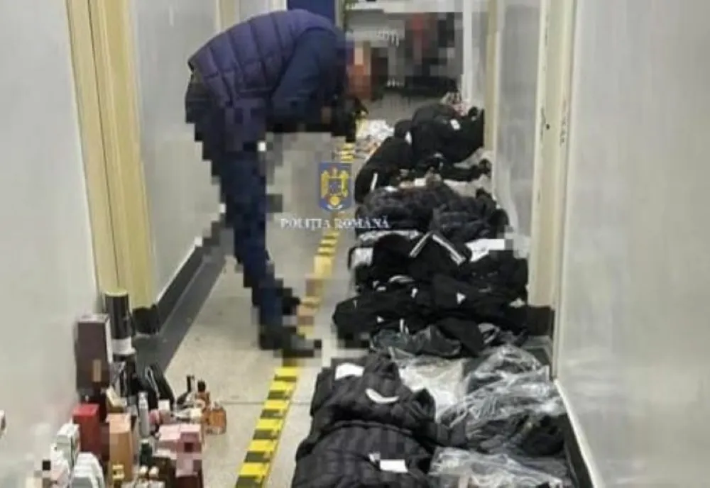 Dolj: Bijuterii din aur și argint, îmbrăcăminte, încălțăminte și parfumuri contrafăcute, găsite într-o maşină, la controlul vamal