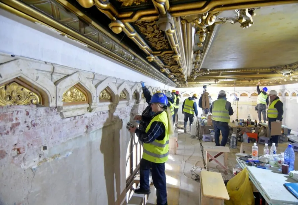 Continuă lucrările la sediul Primăriei Municipiului Craiova, clădire monument istoric