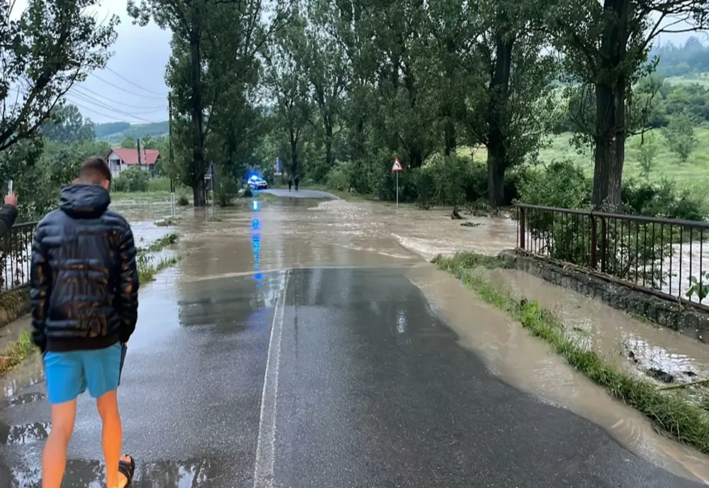 Ajutoare de urgență pentru persoanele din Grecești, județul Dolj, afectate de inundații
