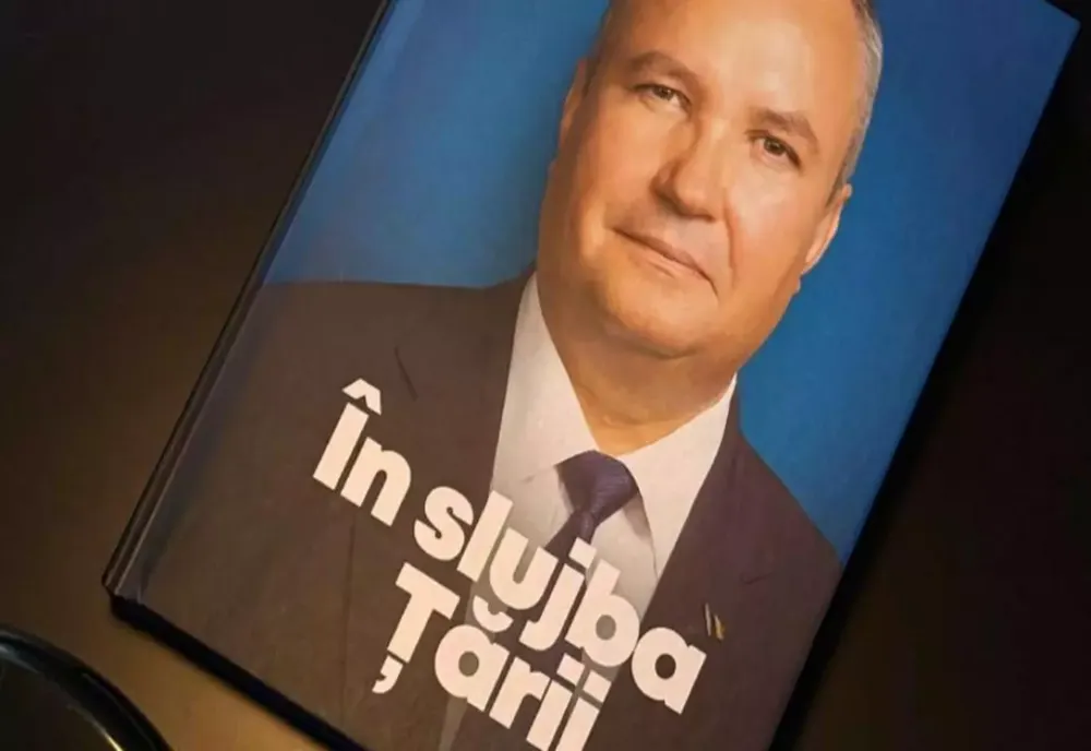 ”ÎN SLUJBA ȚĂRII”. CRONICA LUI DINESCU: E ABSOLUT ÎNDUIOȘĂTOR CUM S-A ÎNDRĂGISTIT DE SOȚIE, CUM A VAZUT-O ACUM 41 DE ANI PRIN GARDUL DINTRE LICEE