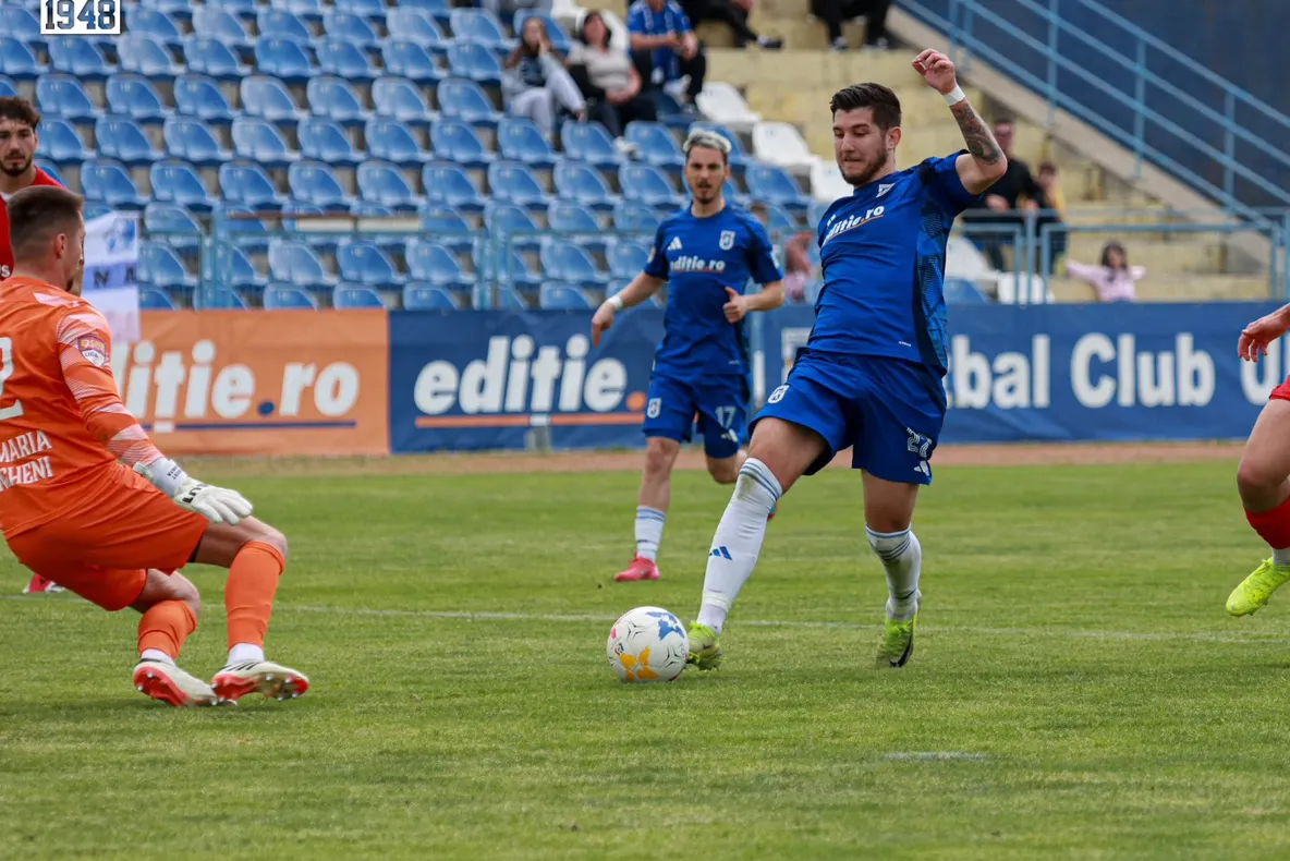 FCU CRAIOVA, ÎNVINSĂ LA BUZĂU DUPĂ CE A CONDUS LA PAUZĂ