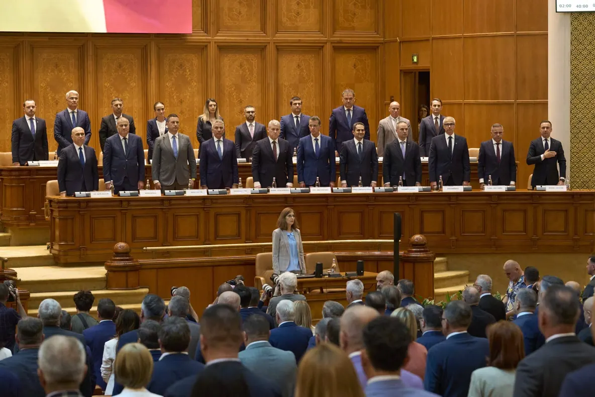DE CE NU A VOTAT AUR NOUL GUVERN. CE SPUNE DESPRE MINIȘTRII CABINETULUI BOLOJAN