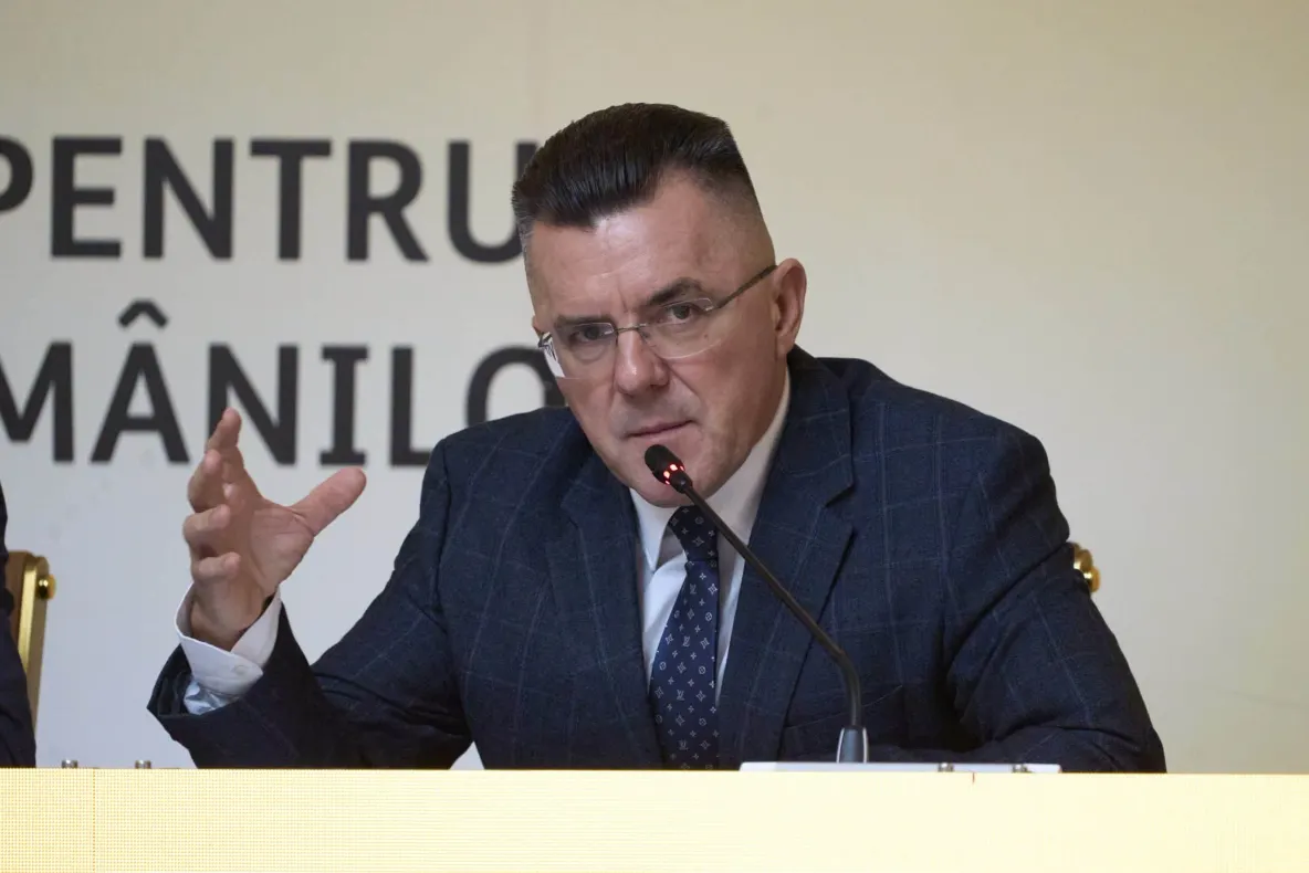 Dan Dungaciu (prim-vicepreședinte AUR): „AUR solicită Ministerului Afacerilor Externe să informeze public câți migranți ar urma să fie repartizați României în cadrul noului Pact european privind migrația și azilul”