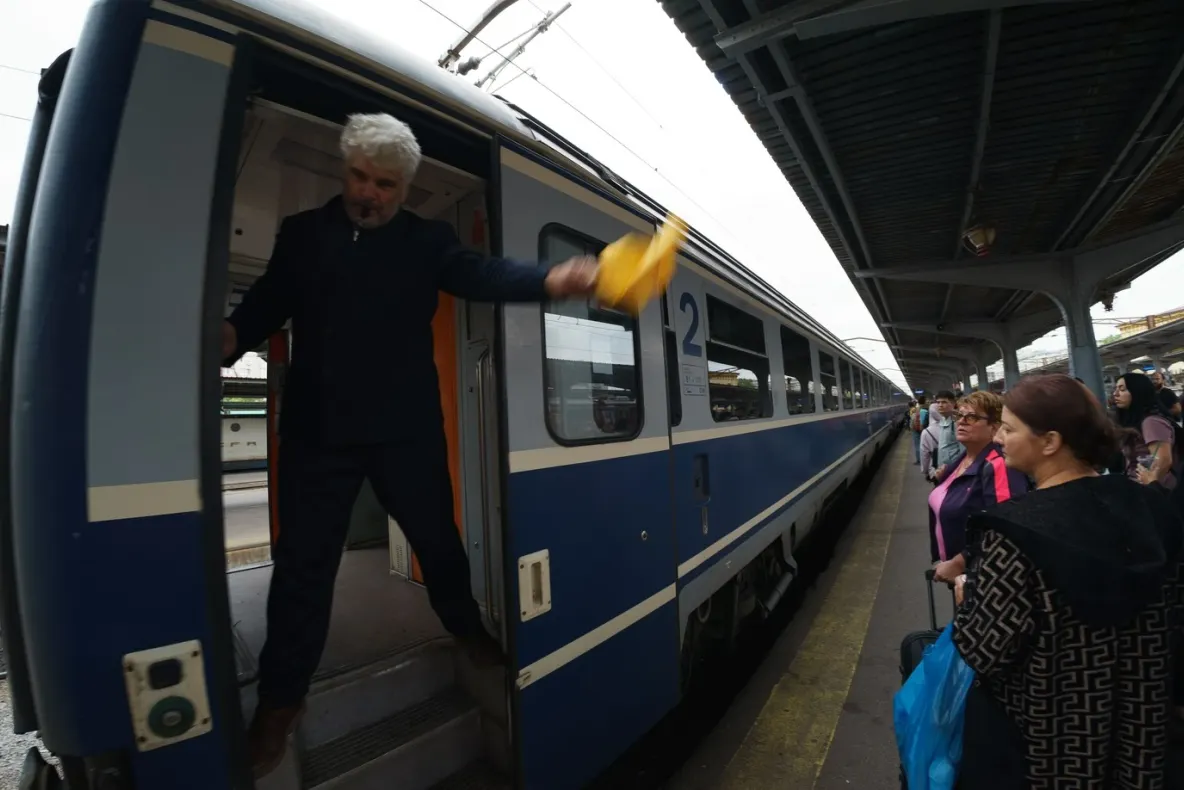 Trenurile circulă din nou normal pe ruta afectată de furtuna din București. S-a reluat circulația pe ambele fire ale sectorului București Băneasa-Pantelimon