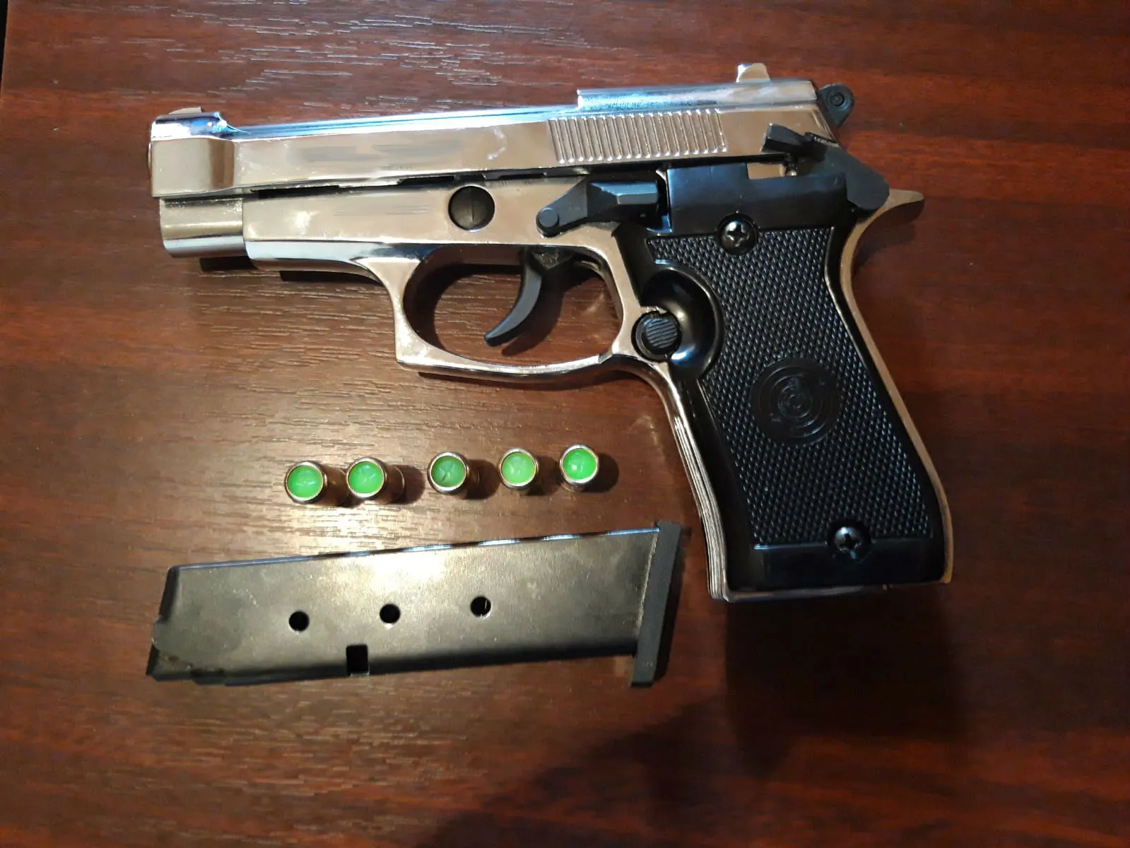 pistol 1