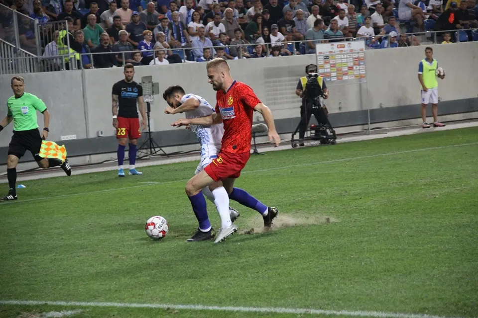 gazon stadion