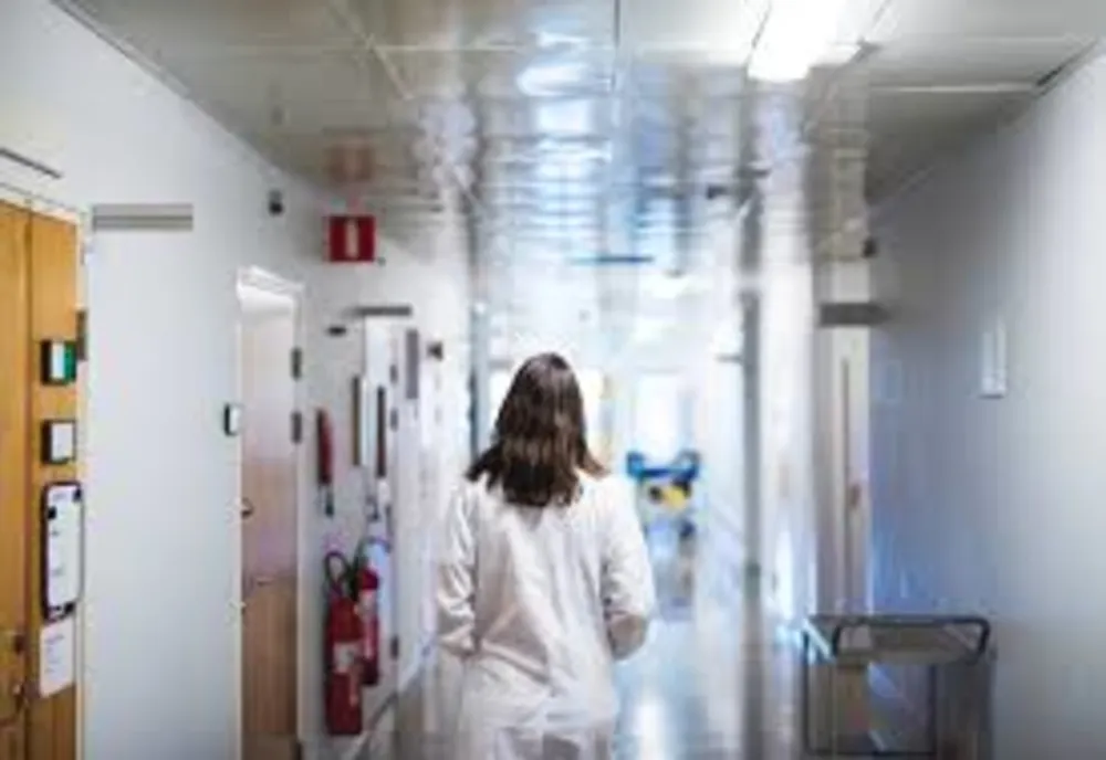 Conducerea Spitalului Craiova a găsit vinovaţii pentru situaţia economică precară în care se află: medicii care îşi trimit pacienţii la clinicile private