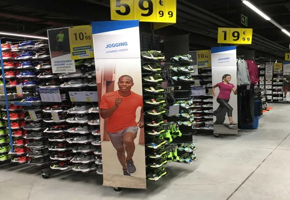 Craioveancă prinsă cu produse furate dintr-un magazin cu articole sportive