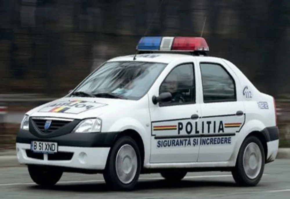 Doljean cercetat după ce a furat mai mulți saci cu haine second-hand dintr-o anexă. Avea și un pistol deținut ilegal