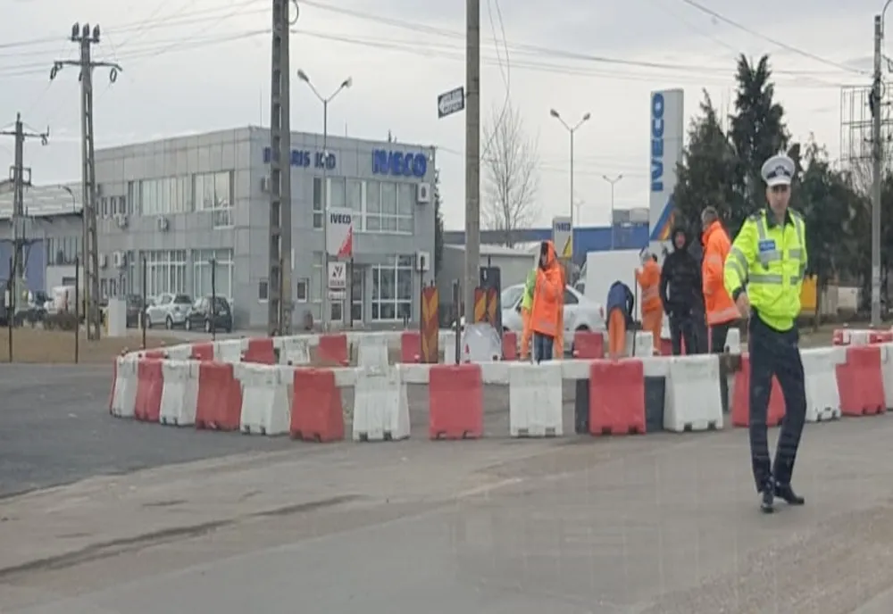 A fost amenajat sens giratoriu în zona Aeroportului Craiova 