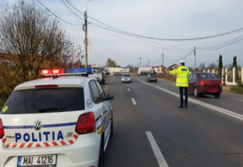 Pietoni și șoferi amendați de polițiștii doljeni 