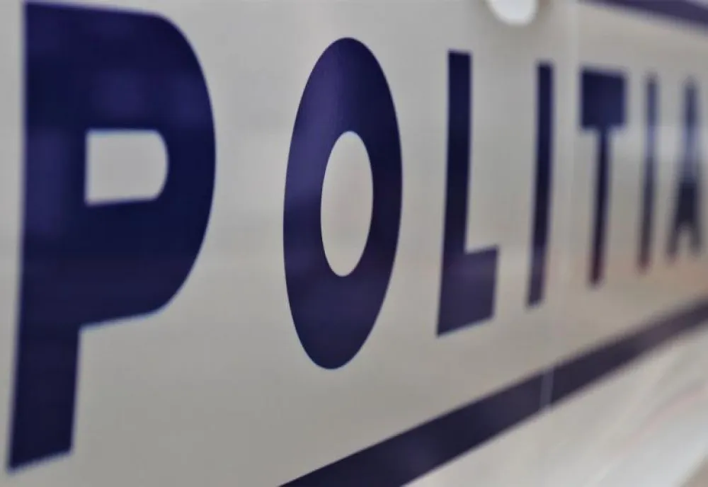 VIDEO. Femeie din Craiova, dată în urmărire pentru o tâlhărie comisă în urmă cu 10 ani în Italia, prinsă și dusă după gratii  