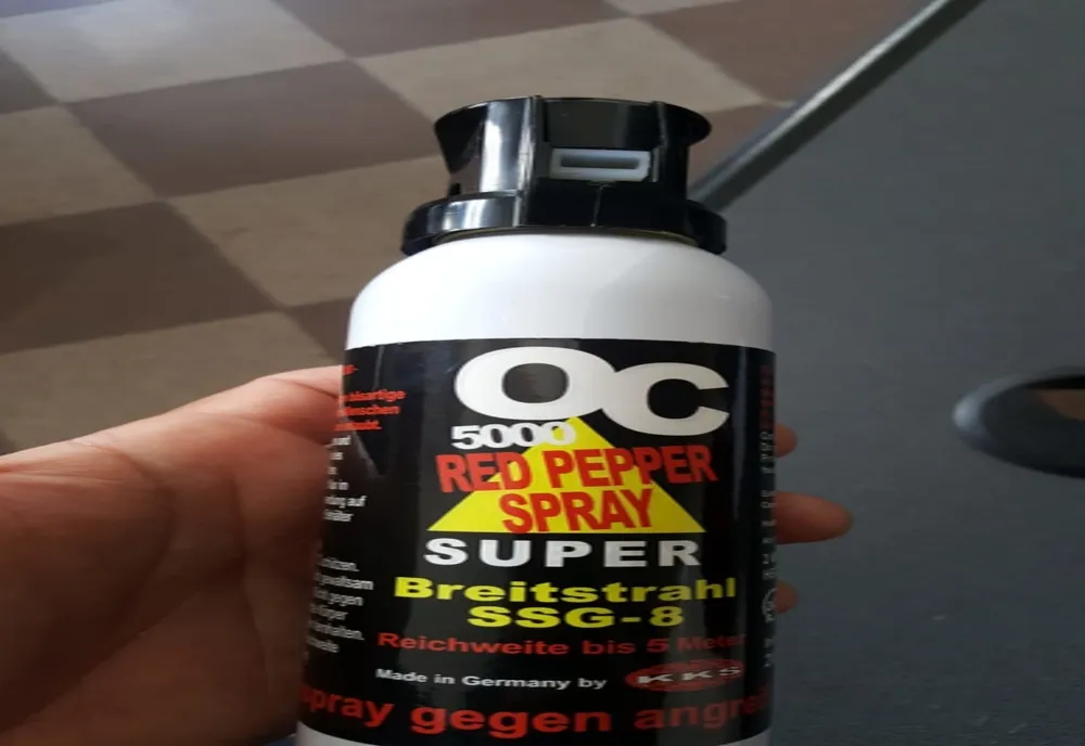 A încecat să intre, purtând în geantă un spray lacrimogen, în sediul Judecătoriei Craiova 