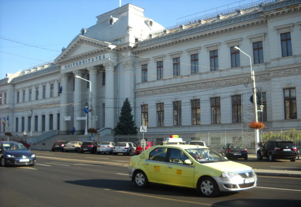 Peste 8.000 de candidaţi, admişi la Universitatea din Craiova