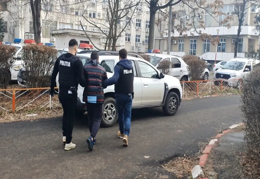 VIDEO. Prinși la aproape doi ani de la spargerea unui magazin de bijuterii de la mall-ul din Craiova