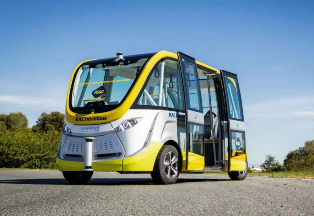 În țara dosarului cu șină un oraș trăiește în viitor. Clujul va avea primul autobuz fără șofer