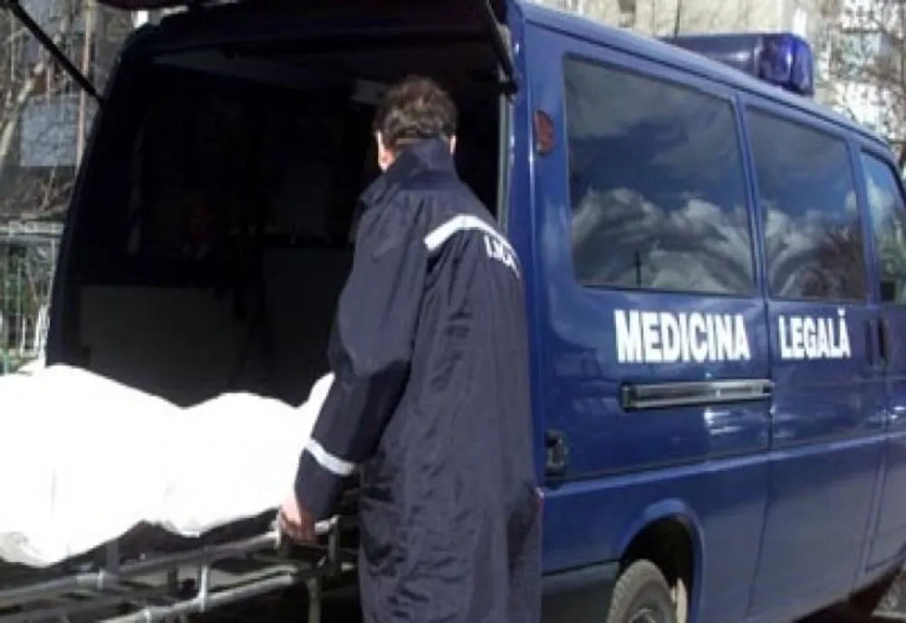 O tânără a căzut de la etajul unui bloc din Craiova
