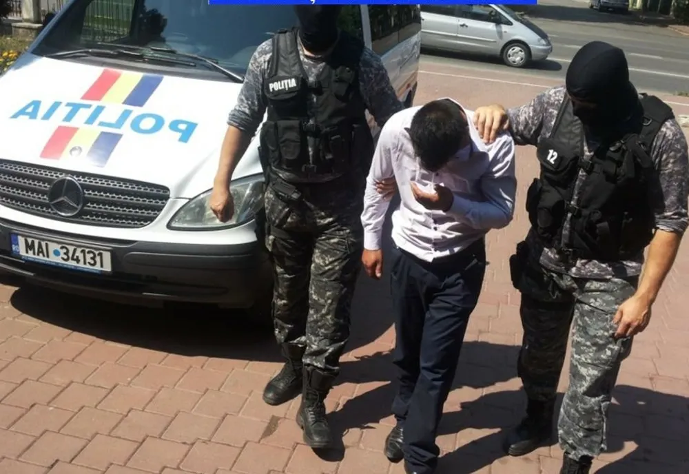 Dolj: Un adolescent care a tâlhărit un bărbat, în Filiaşi, reţinut