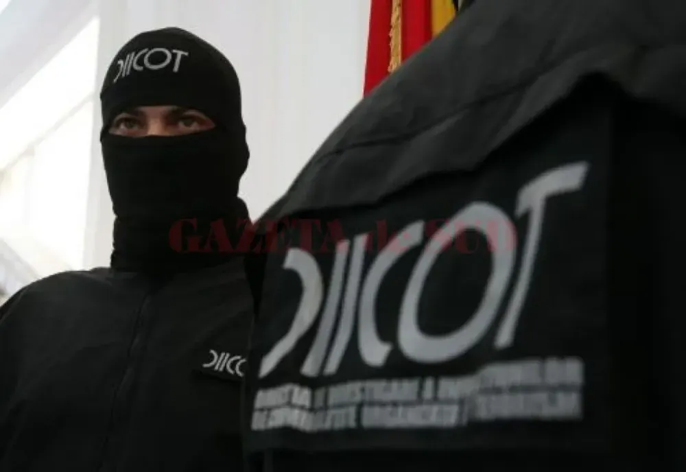 Percheziţii la cămătarii din Craiova şi Cârcea. Trei bărbaţi, reţinuţi de DIICOT