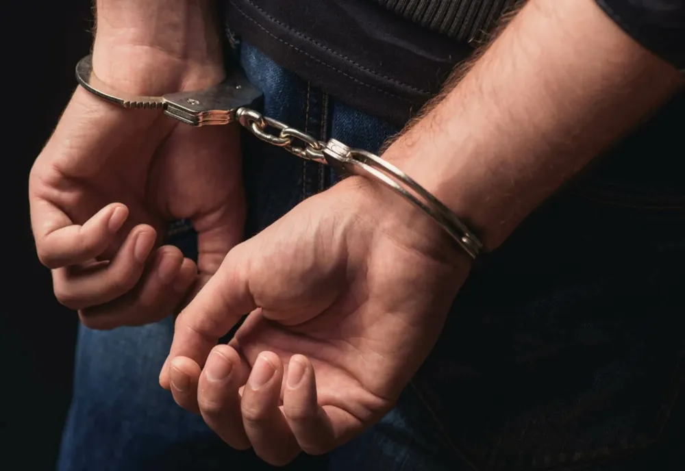 Bărbat din Craiova, reţinut după ce a încercat să violeze o tânără
