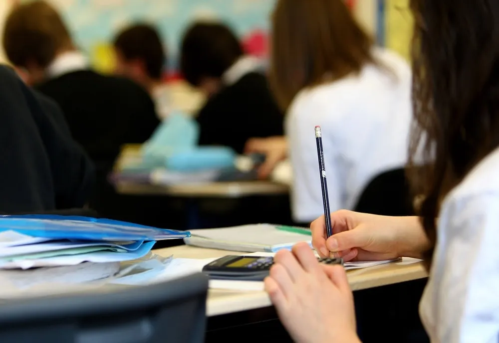 Profesorii vor fi instruiți pentru a identifica elevii DROGAȚI